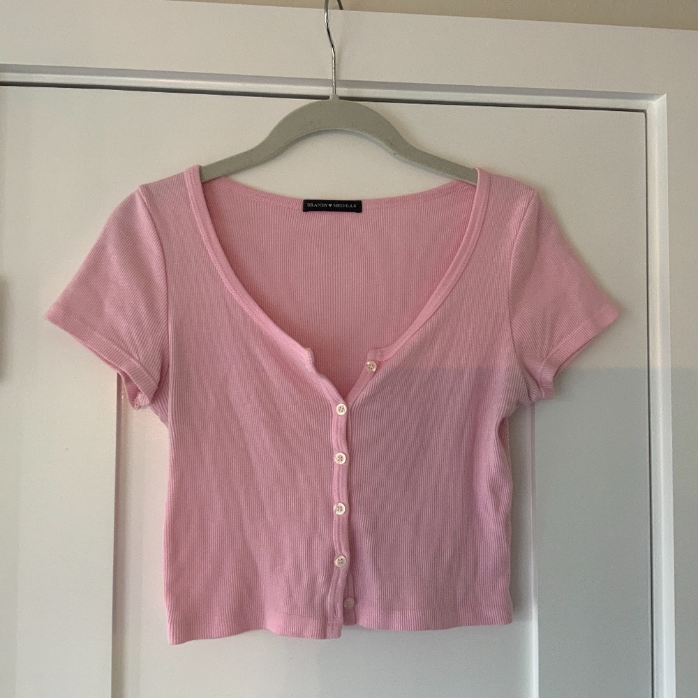 Brandy Melville - Pink Cropped T
